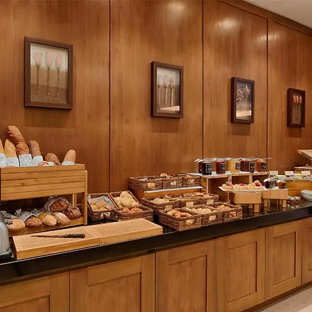 Kempinski Tirol Szálloda 5*