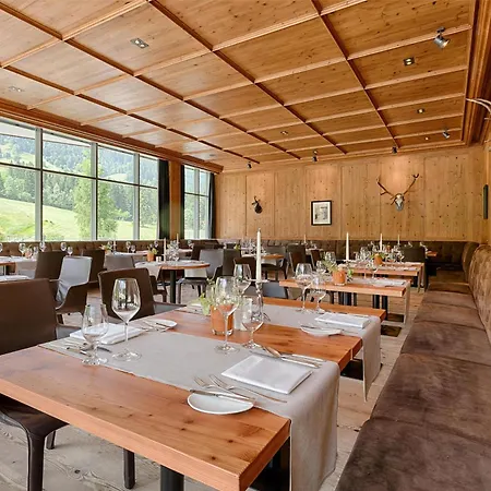 Kempinski Tirol Szálloda